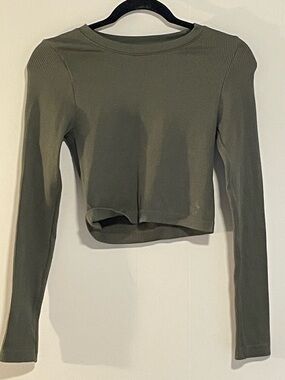 No Boundaries Olive Green Ribbed Long Sleeve Crop Top. Item # 11396